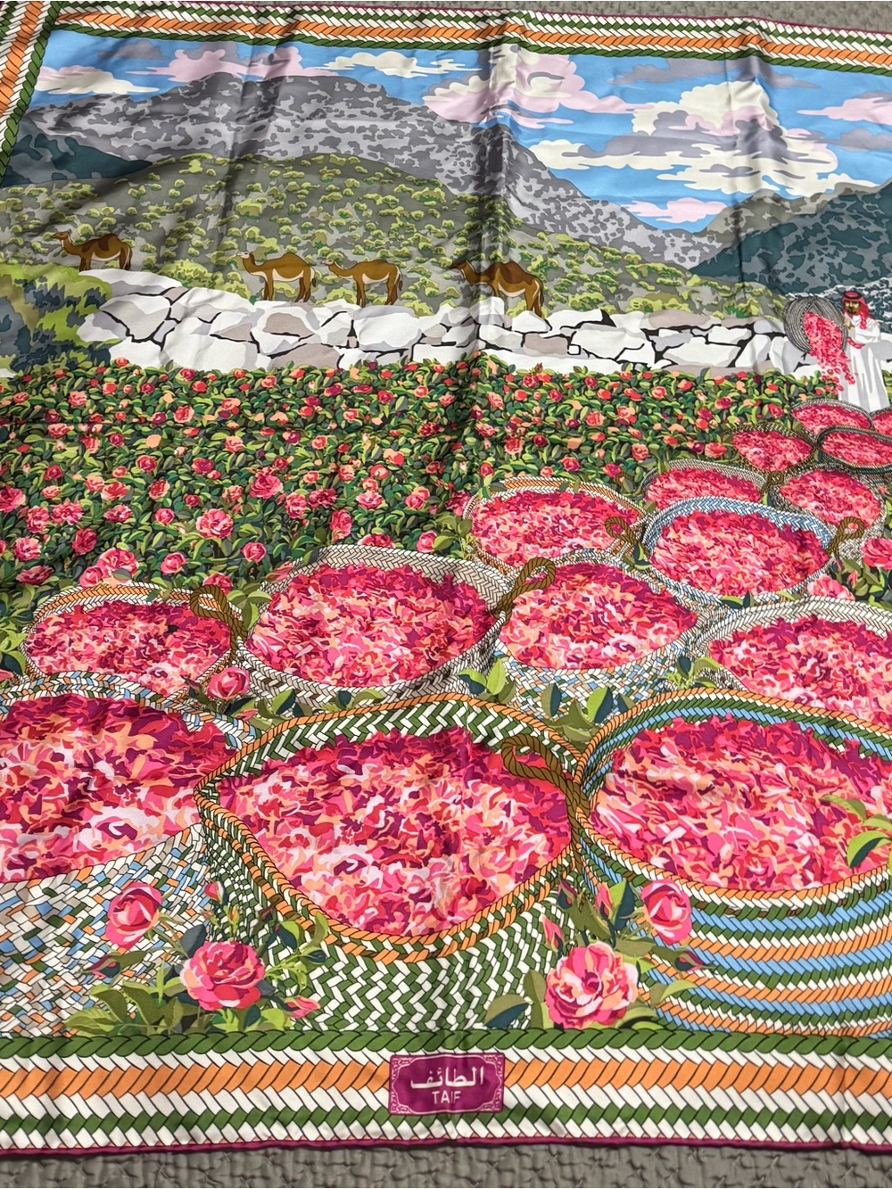 Women's Floral Rose Field Silk Scarf in Pink and Green